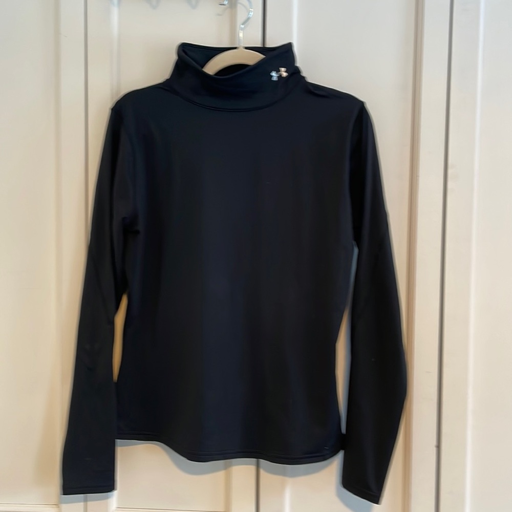 Under Armour compression cold gear shirt, CL, EUC, rarely worn.
